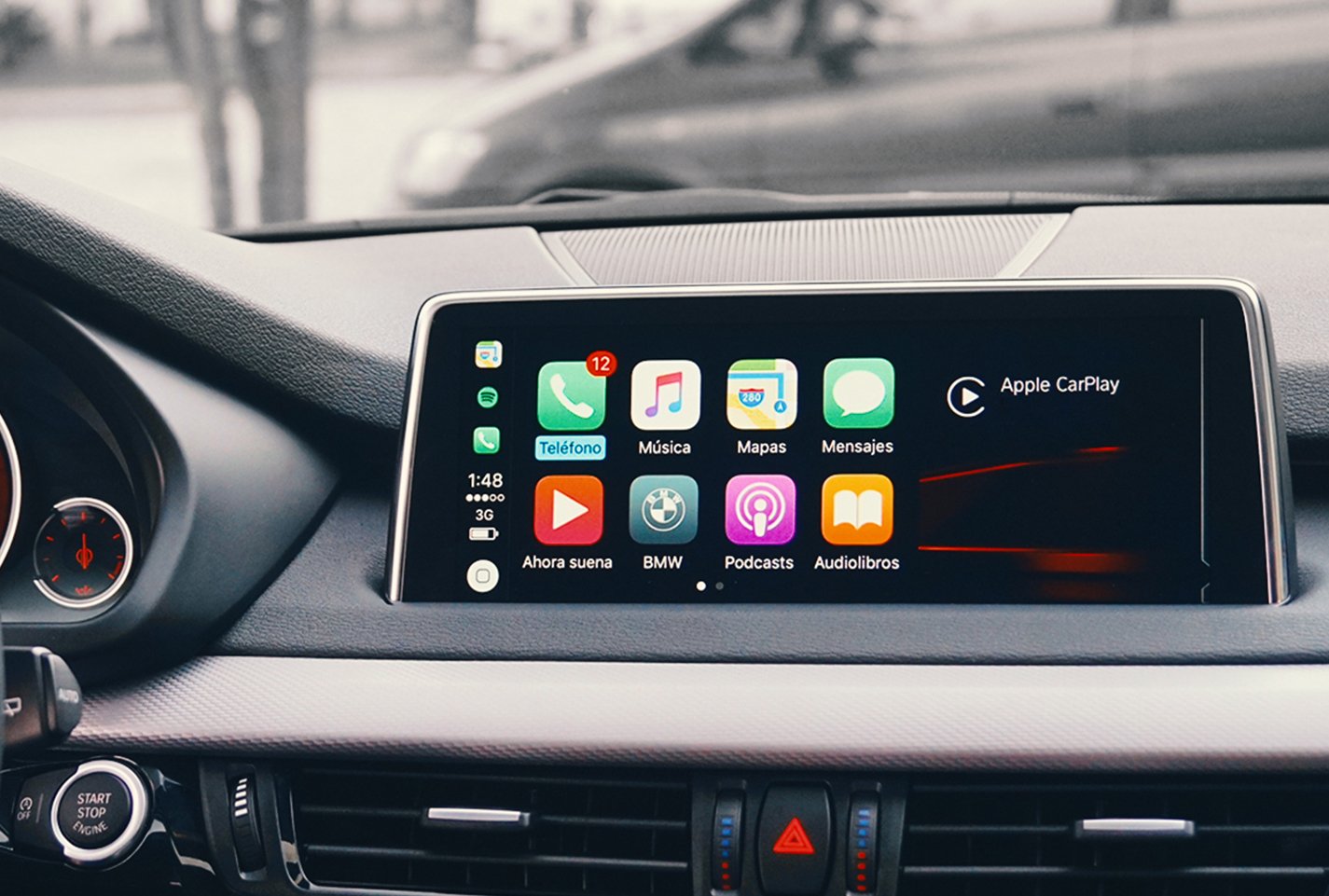 Что такое кар плей. Apple CARPLAY BMW. Apple CARPLAY BMW USB. BMW e90 CARPLAY. CARPLAY для Эппл.