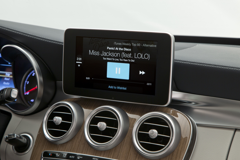 nang-cap-carplay-cho-xe-mercedes